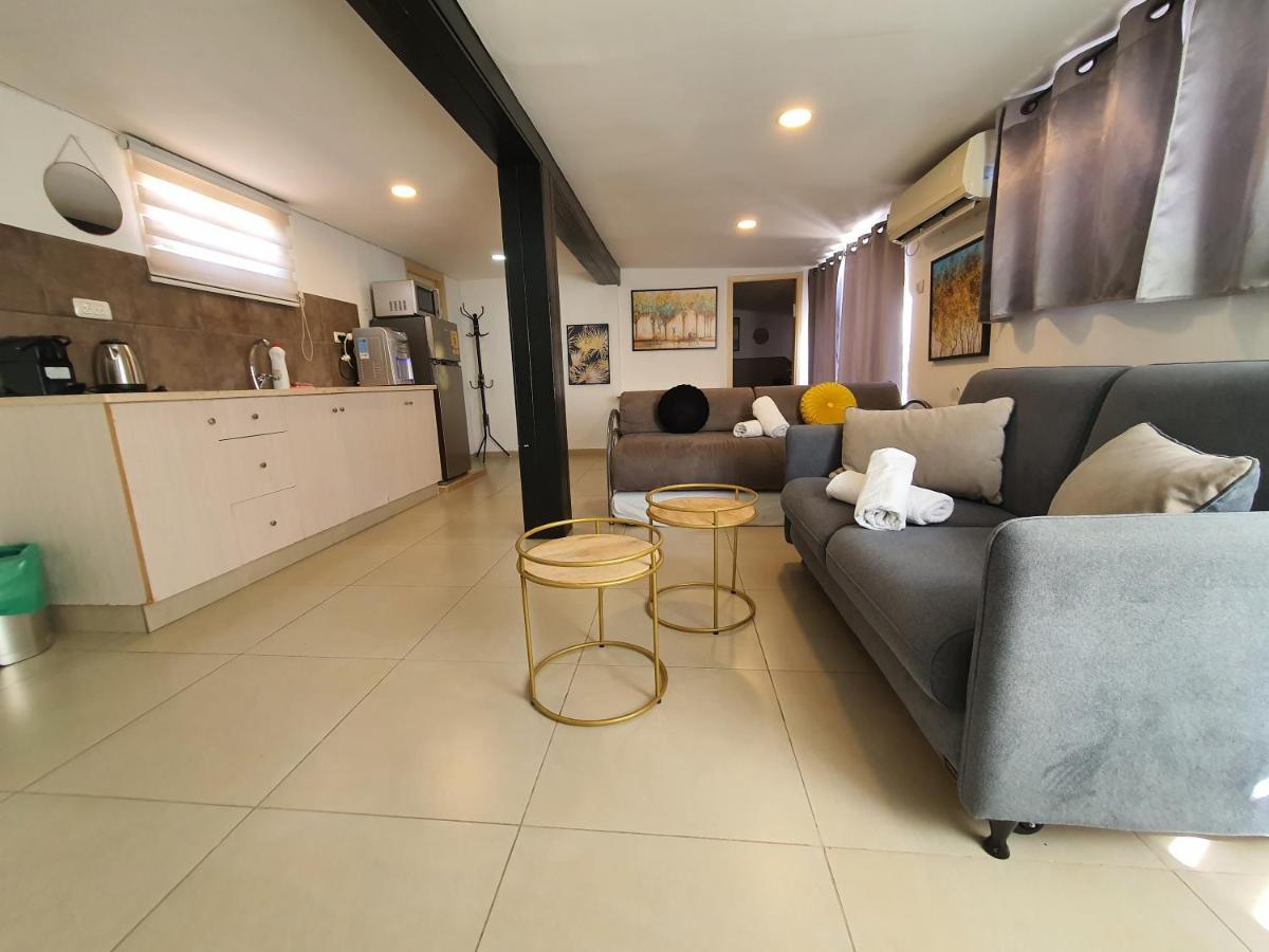 Barak Royal Suites 20 Sea View - ג'קוזי בחצר ומרפסות עם נוף לים Eilat Kültér fotó