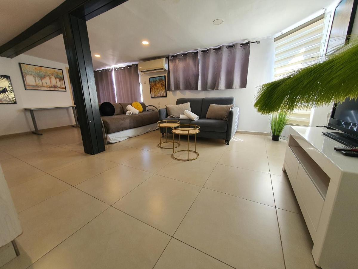 Barak Royal Suites 20 Sea View - ג'קוזי בחצר ומרפסות עם נוף לים Eilat Kültér fotó